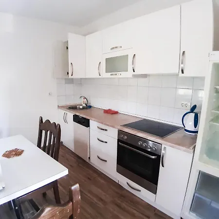 Mimoza Apartman *